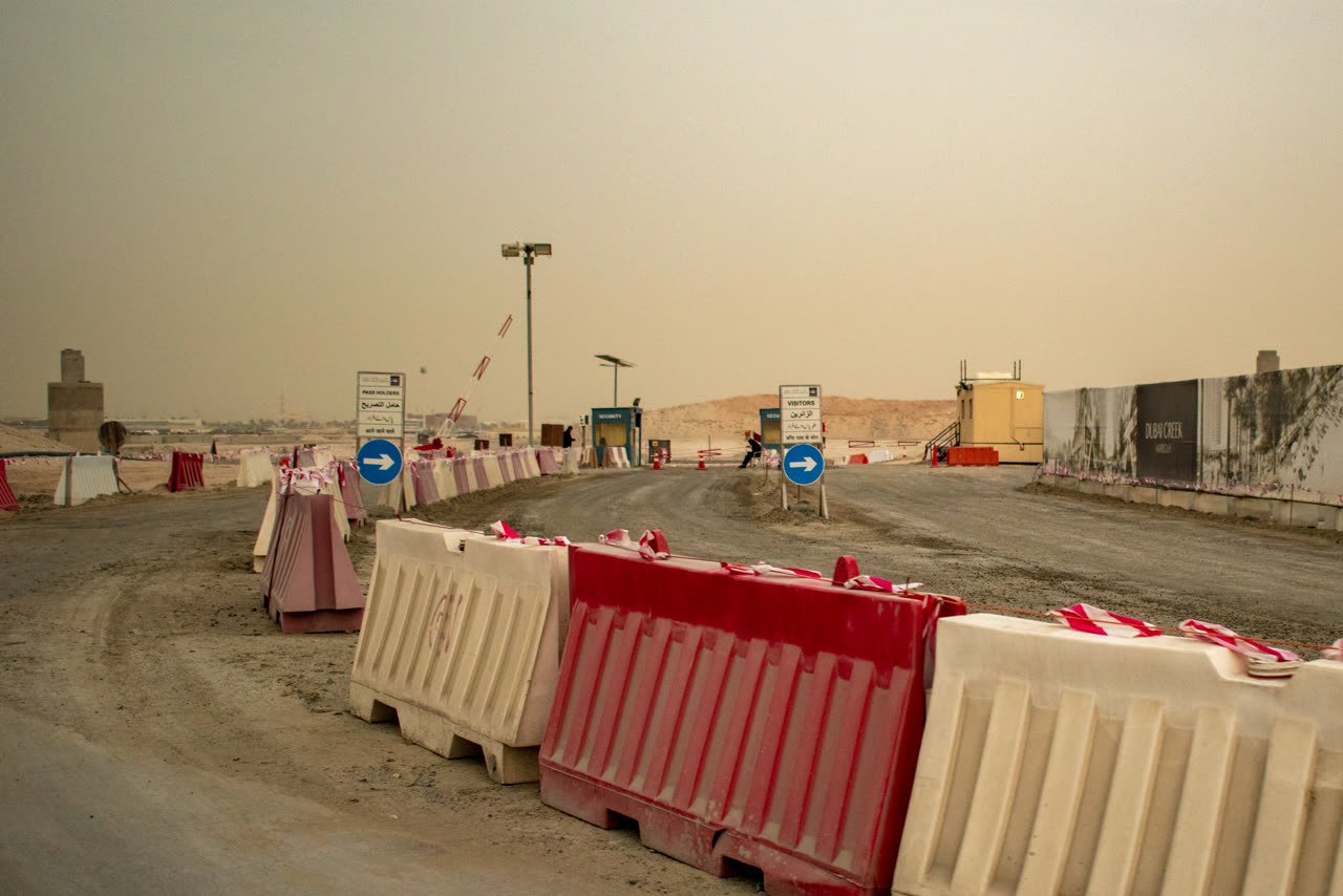 Fit-out contractor prequalification Dubai - the controlled entrance to a Dubai construction site, where registration, permits and induction decide which contractors are allowed through the gate