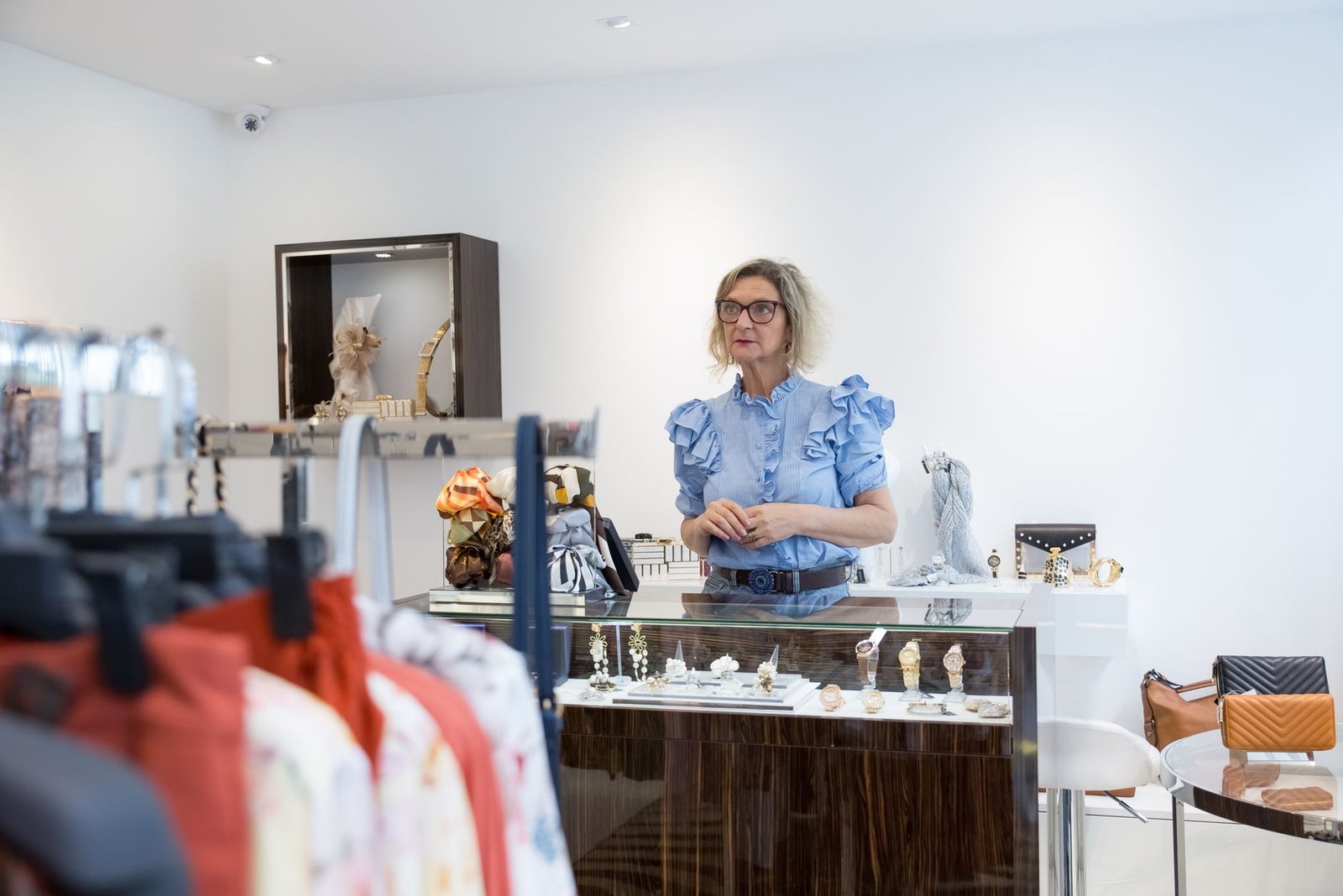 Modern retail store interior fit-out Dubai — custom shelving, premium lighting and branded display design